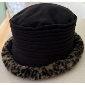 Isotoner Womens Black Fleece Leopard Trim Cloche Bucket Hat Cap Warm Winter